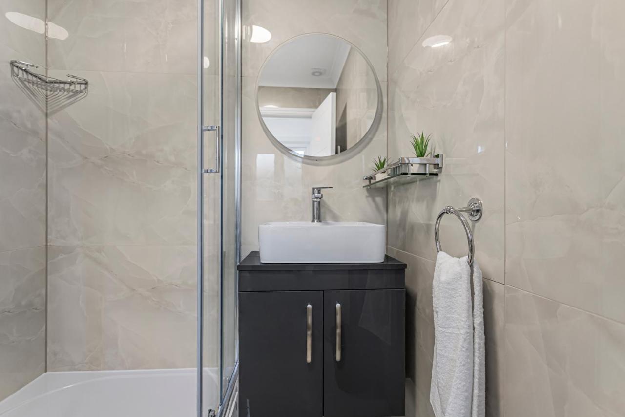 Modern 3 And 2 Bedroom Apartment In Maida Vale London Eksteriør billede
