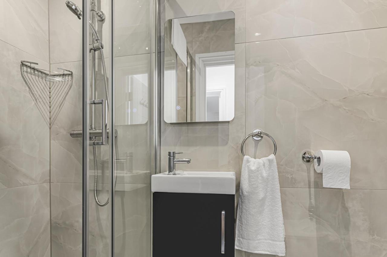 Modern 3 And 2 Bedroom Apartment In Maida Vale London Eksteriør billede